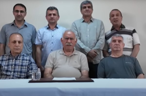Αμπντουλάχ Οτσαλάν: Εμφανίστηκε σε βίντεο μετά από 26 χρόνια – Καλεί εκ νέου σε αφοπλισμό του PKK