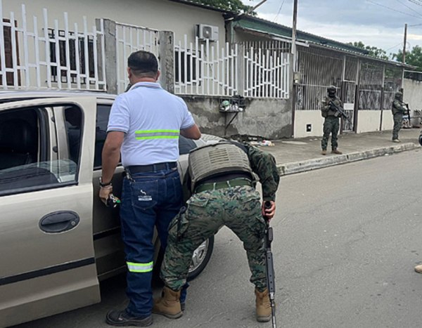 Ισημερινός: Γιόρταζαν γενέθλια και τους εκτέλεσαν μέσα σε αίθουσα μπιλιάρδου – Τουλάχιστον εννέα νεκροί