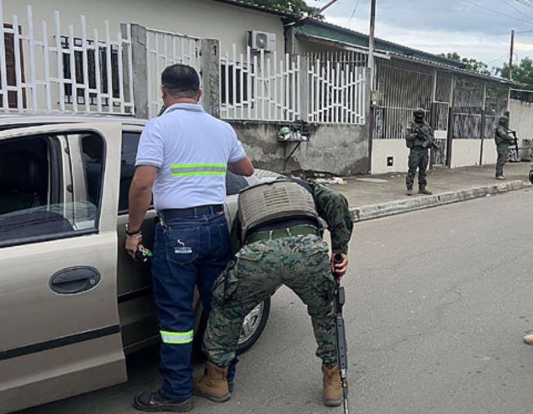 Ισημερινός: Γιόρταζαν γενέθλια και τους εκτέλεσαν μέσα σε αίθουσα μπιλιάρδου – Τουλάχιστον εννέα νεκροί