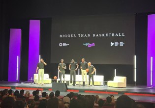 «Περισσότερο από μπάσκετ»: Η ιστορία των Αντετοκούνμπο είναι ένα μάθημα ζωής