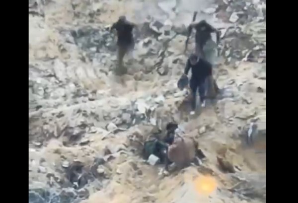 Γάζα: Βίντεο των IDF δείχνει μαχητές της Χαμάς να τους έχουν στήσει ενέδρα – «Επιχείρηση απαγωγής»