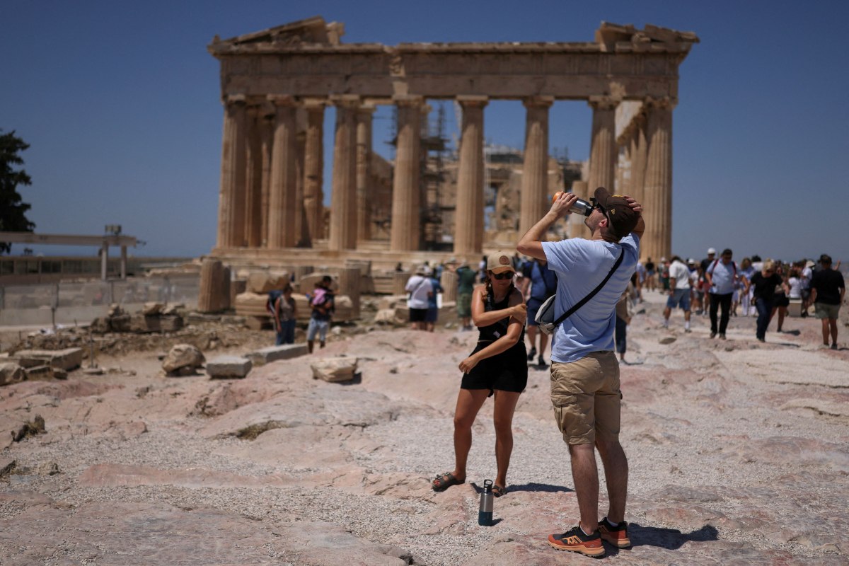 Καιρός: Νέο έκτακτο δελτίο για τον καύσωνα – Πού και πότε θα δούμε 42αρια