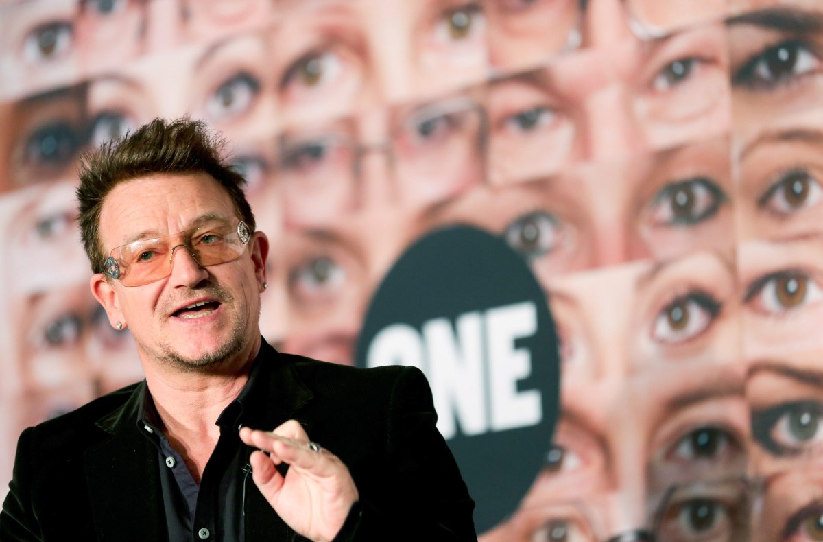 Τα αποφάγια, η απώλεια της μητέρας του και τα βινύλια: Μέσα στην εφηβική ζωή του Bono των U2