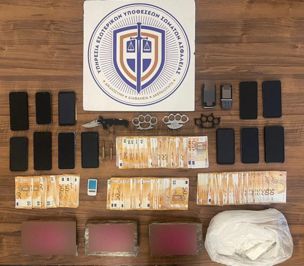 Πώς εξαρθρώθηκε η σπείρα των αστυνομικών που διακινούσαν ναρκωτικά – Οι συνομιλίες που τους «πρόδωσαν»