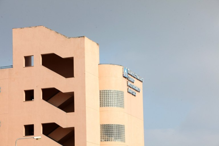 Λάρισα: Απομακρύνθηκε από τη θέση του διευθυντή ο καταδικασθείς για «φακελάκι» καρδιοχειρουργός