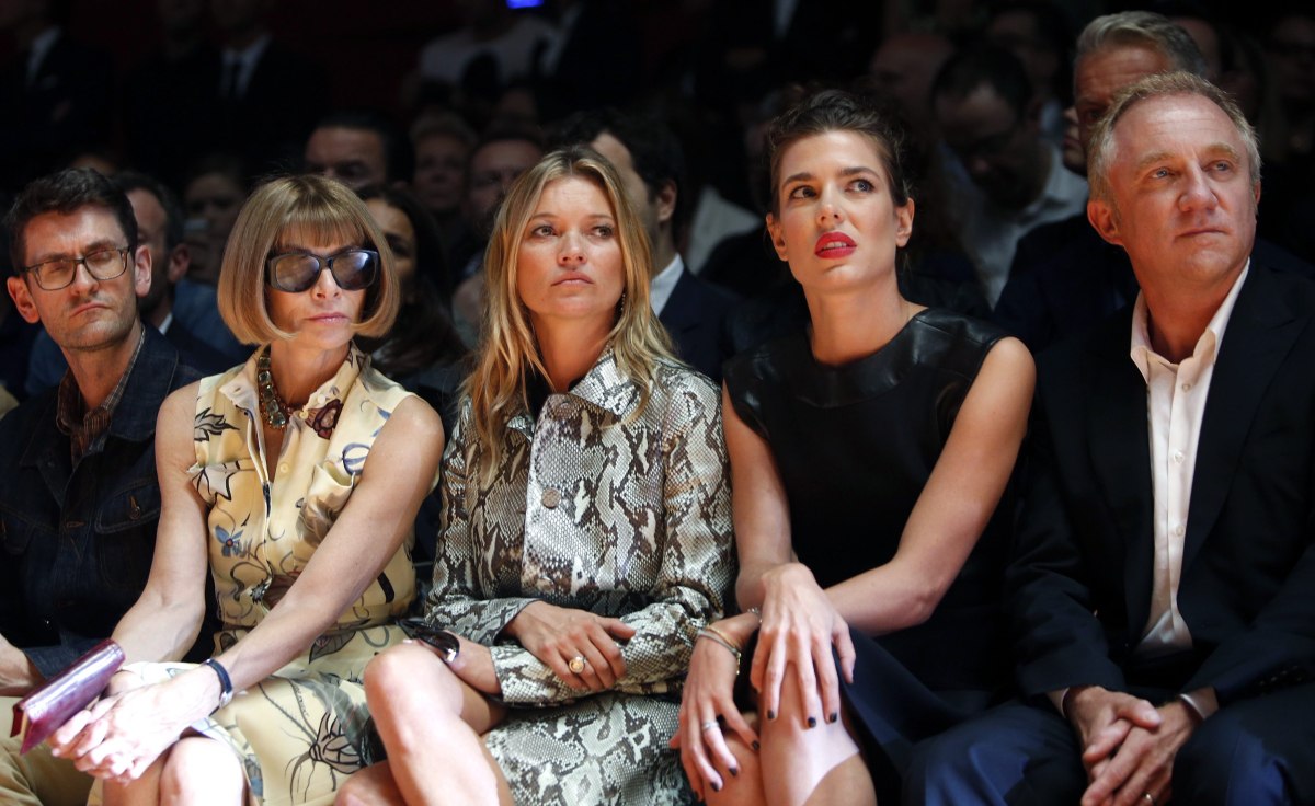 Μέσα στον λαμπερό κόσμο της Condé Nast -Γιάπηδες, ίντριγκες και κανένα ενδιαφέρον για την όπερα