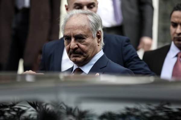 Λιβύη: Πόρτα Χαφτάρ σε Πλεύρη και αντιπροσωπεία της ΕΕ- «Είστε ανεπιθύμητοι» – Το παρασκήνιο