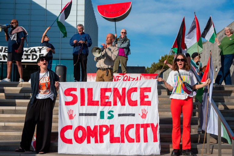 Γάζα: δεν μπορούμε και δεν πρέπει να γινόμαστε συνένοχοι