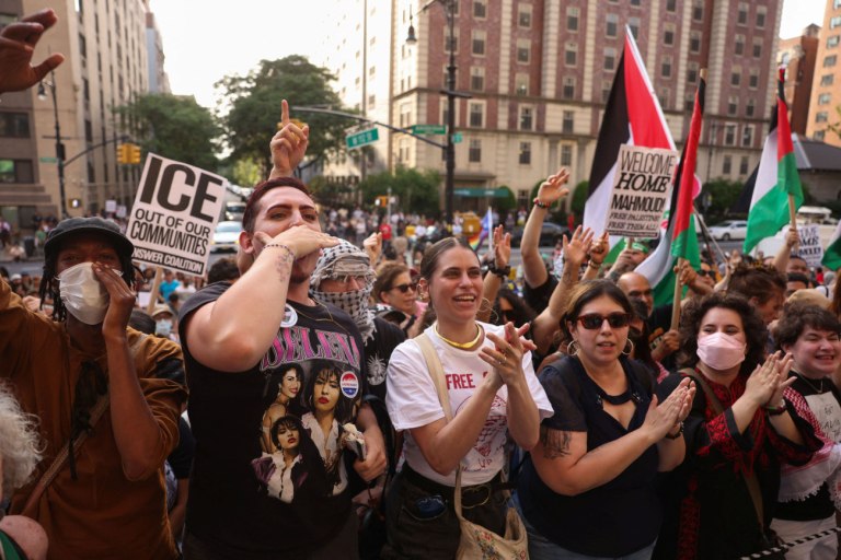 Κολούμπια: Απέβαλε ή διέκοψε τις σπουδές σε περίπου 80 φοιτητές λόγω των κινητοποιήσεων για τη Γάζα