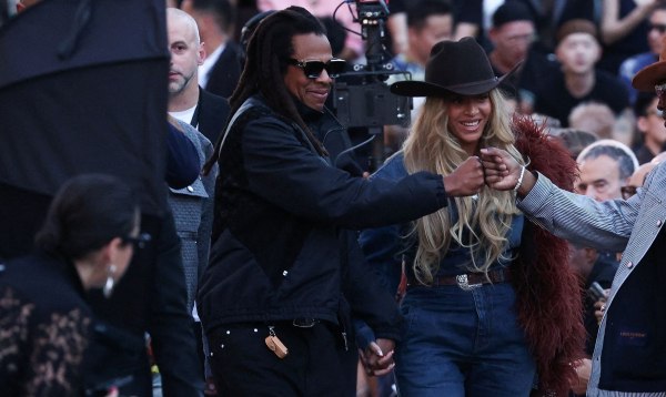 Ο Jay-Z και η Μπιγιονσέ θα βρεθούν αντιμέτωποι στα βραβεία Emmy 2025