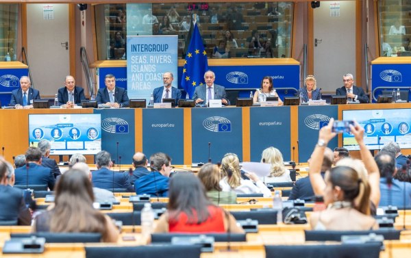 Παράγοντας κοινωνικής συνοχής και ανάπτυξης τα 119 λιμάνια και τα 15 αεροδρόμια της Περιφέρειας Ν.Αιγαίου