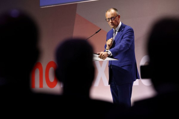 Τηλεφώνημα Μερτς-Τραμπ: Ο Γερμανός καγκελάριος εξετάζει αγορά πυραύλων Patriot για λογαριασμό της Ουκρανίας