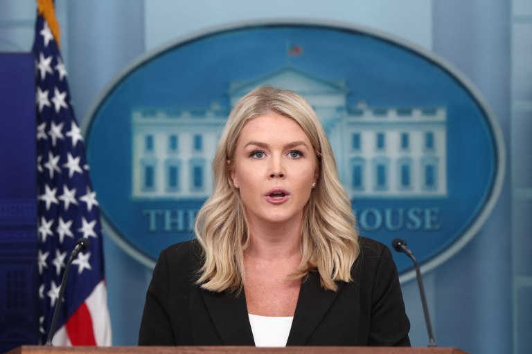 Λευκός Οίκος: «Απλή περιέργεια» η ερώτηση του Τραμπ στον Ζελένσκι αν μπορεί να πλήξει τη Μόσχα