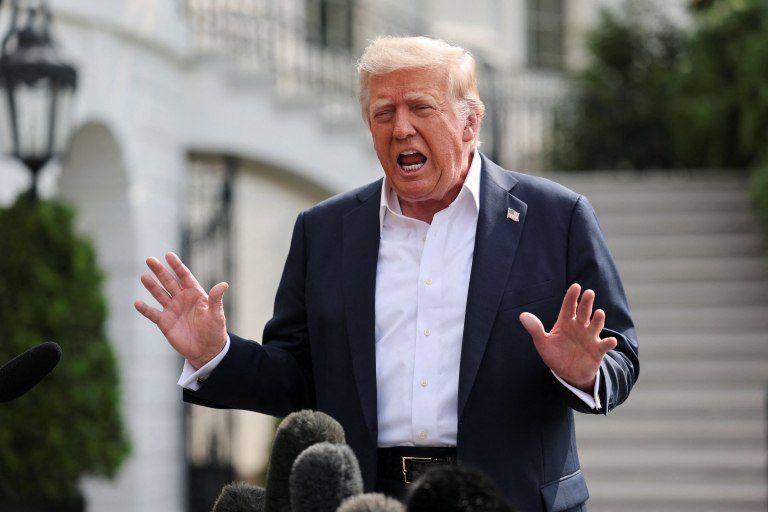 Δασμοί Τραμπ: Καταδίκες και σφοδρές αντιδράσεις από τα κράτη-μέλη της ΕΕ