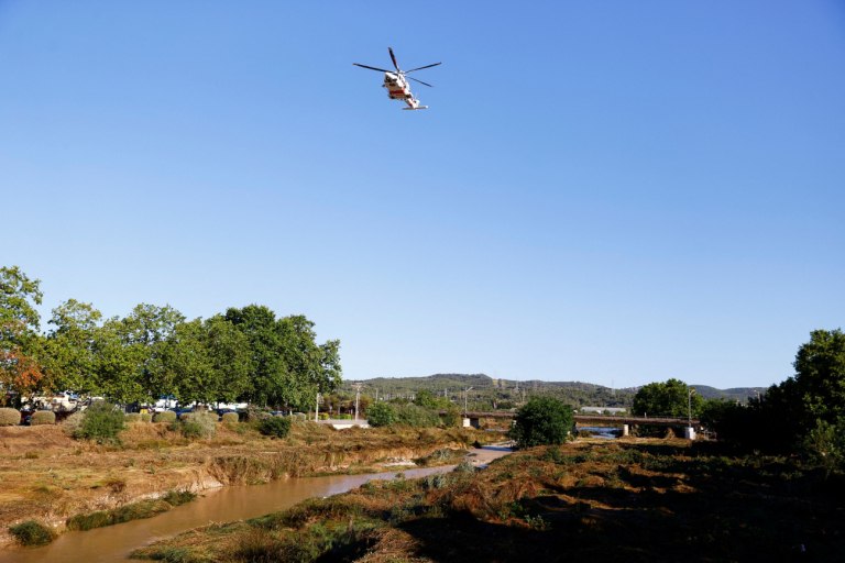 Τα δύο πρόσωπα του καιρού: Από τις πλημμύρες της Καταλονίας, στα 33άρια του Λονδίνου