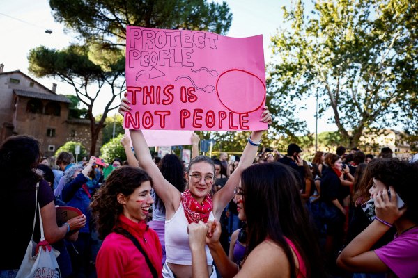 Η Σικελία προσπαθεί με νόμο να καταπολεμήσει τα ταμπού για τις αμβλώσεις – Και να σώσει ζωές γυναικών