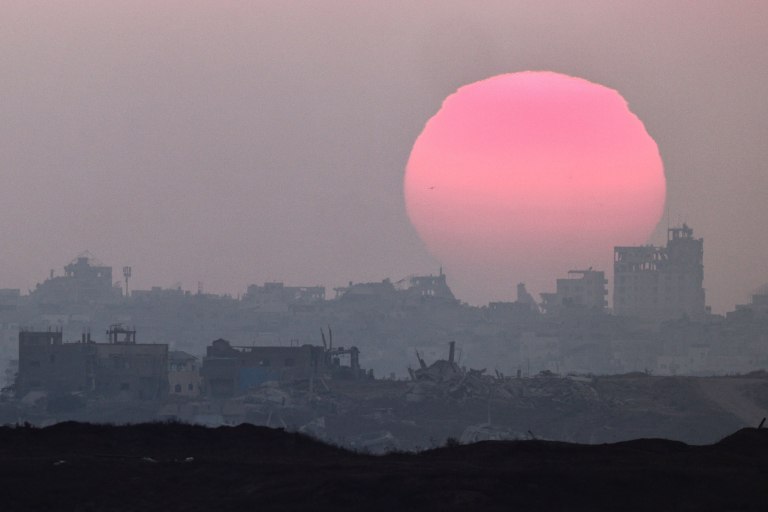 ΟΗΕ: Αναφέρει ότι 875 Παλαιστίνιοι έχουν σκοτωθεί κοντά σε χώρους ανθρωπιστικής βοήθειας στη Γάζα