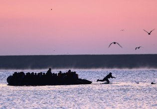 Μετανάστες: Τα πλήγματα σε οικονομία και δημογραφικό αν κυριαρχήσει η αντιμεταναστευτική ρητορική