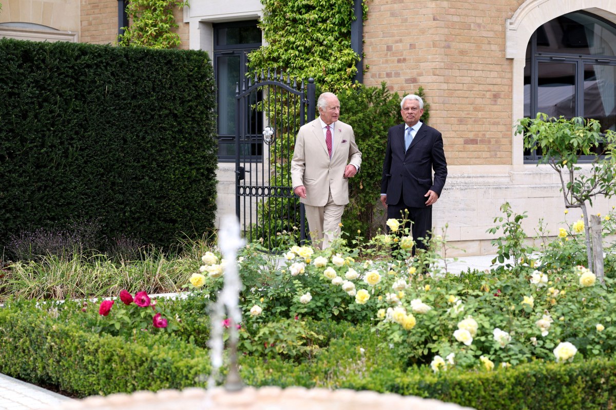 Βασιλιάς Κάρολος: Έντεκα παραιτήσεις για το «τοξικό εργασιακό περιβάλλον» και τις απαιτήσεις του