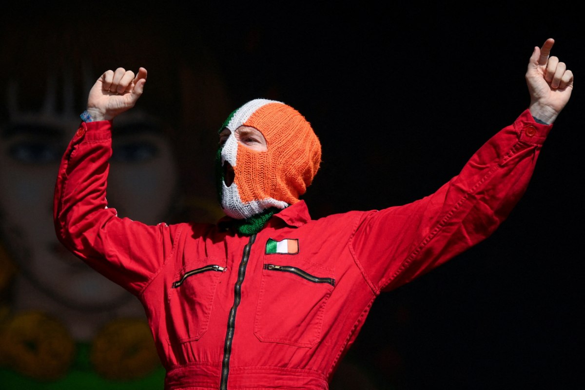 Τέλος οι έρευνες της αστυνομίας για τους Kneecap- «Δεν υπάρχουν επαρκή στοιχεία για να υπάρξει καταδίκη»