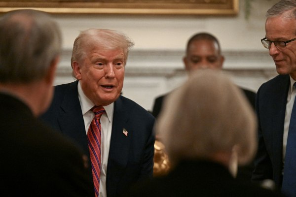 ΗΠΑ: Ο πρόεδρος Τραμπ επιμένει ότι οι πυρηνικές εγκαταστάσεις του Ιράν «καταστράφηκαν ολοσχερώς»