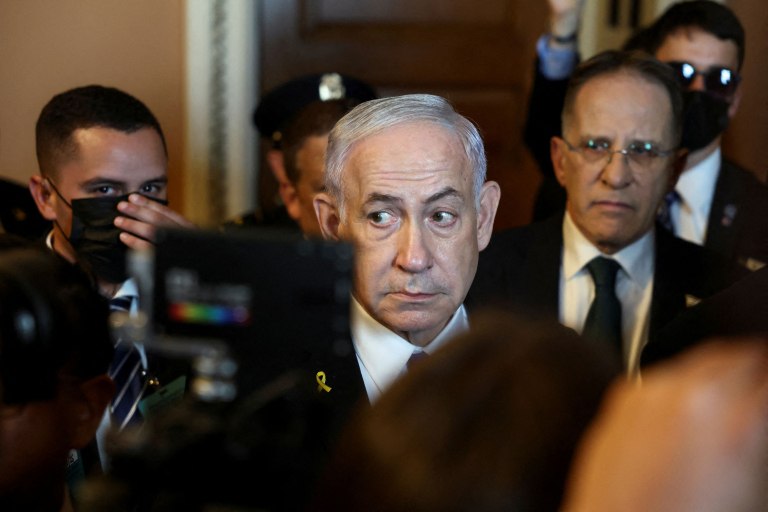 Δεν είναι όλα «νούμερα»: To podcast των Nelk Boys με καλεσμένο τον Μπενιαμίν Νετανιάχου έκανε άνω-κάτω το διαδίκτυο