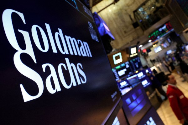Goldman Sachs: Τα hedge funds αλλάζουν προσανατολισμό