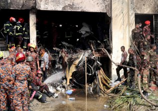 Μπαγκλαντές: 19 νεκροί και δεκάδες τραυματίες από τη συντριβή αεροσκάφους σε σχολικό κτίριο