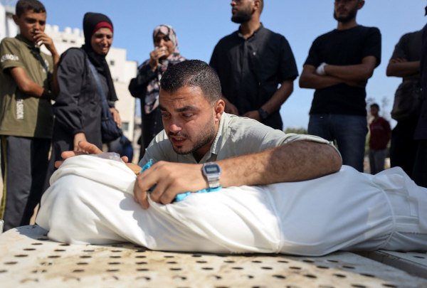 Δεν μπορείς να διαδηλώνεις για την Κύπρο και να μην διαδηλώνεις για τους Παλαιστίνιους