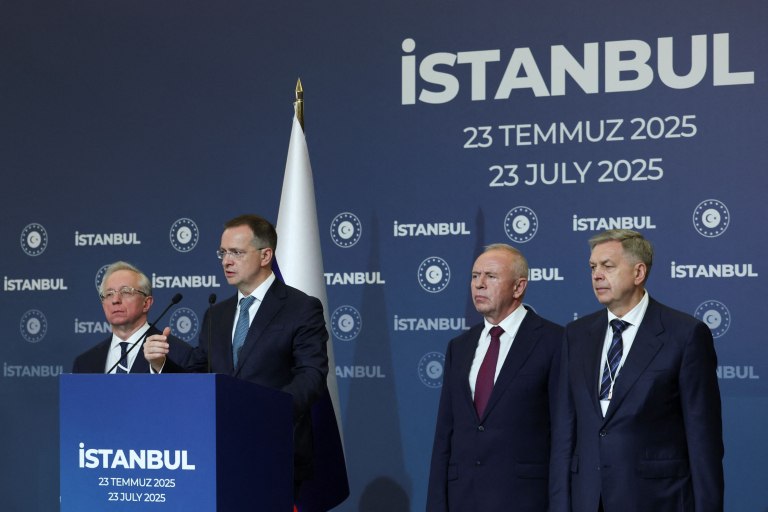 Κωνσταντινούπολη: Συμφωνήθηκε νέα ανταλλαγή αιχμαλώτων – «Όχι» Μόσχας για διαπραγμάτευση Ζελένσκι-Πούτιν