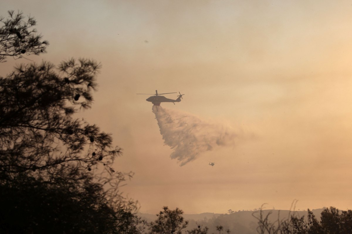 Κύπρος: Δεύτερη μέρα μάχη με τη φωτιά – Ενεργοποιήθηκε ο Ευρωπαϊκός Μηχανισμός Πολιτικής Προστασίας