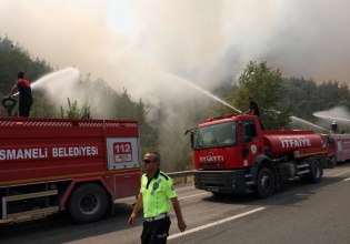 Τουρκία: Φλόγες «κατάπιαν» δασικές εκτάσεις στην Προύσα – Χιλιάδες άνθρωποι εγκατάλειψαν τα σπίτια τους
