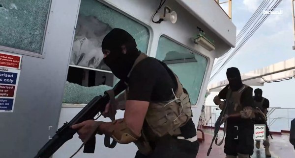 Υεμένη: Οι Χούθι ανέλαβαν την ευθύνη για την επίθεση στο «Eternity C» – 15 ναυτικοί εξακολουθούν να αγνοούνται