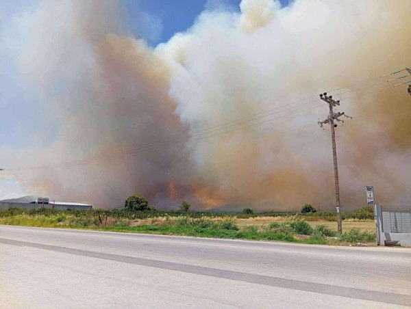 Φωτιά στην Αγιά Λάρισας – Ήχησε το 112