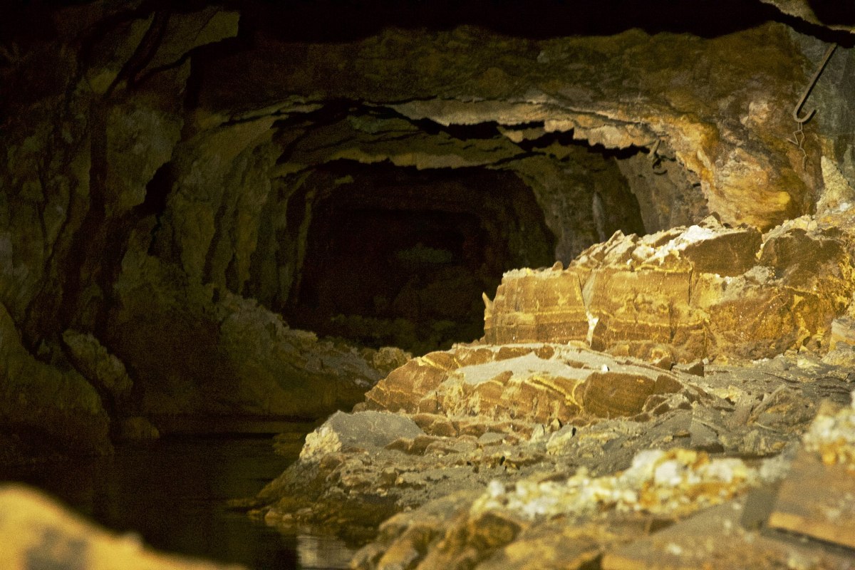 «Ματωμένος χρυσός»: Πώς το πολύτιμο μέταλλο πυροδοτεί τις συγκρούσεις στην Δυτική Αφρική