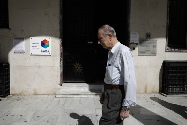 Συντάξεις: Εφθασαν τις 82.000 οι εκκρεμείς κύριες και επικουρικές