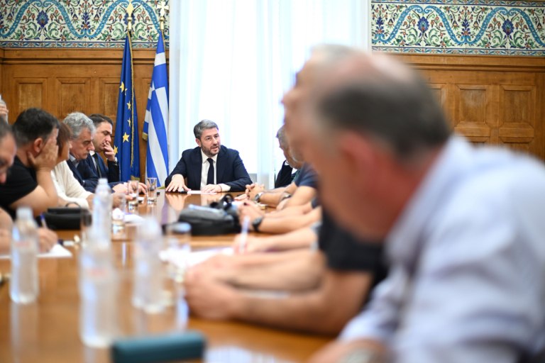 Ανδρουλάκης: Άμεση αξιολόγηση της αίτησης, απόρριψη και επαναπατρισμός – Ας σταματήσει η ΝΔ τα επικοινωνιακά παιχνίδια