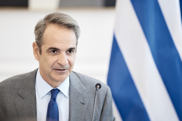 Ο πολιτικός καύσωνας του Κυριάκου Μητσοτάκη δεν τελειώνει το καλοκαίρι