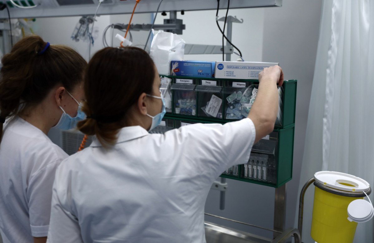 Θεμιστοκλέους για «ηλεκτρονικό βραχιόλι» στους ασθενείς: Έχουμε σημαντική μείωση στην αναμονή