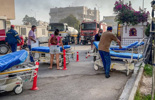 ΣΥΡΙΖΑ για τη φωτιά στο Νοσοκομείο «Άγιος Ανδρέας»: Το ΕΣΥ είναι παρατημένο στο έλεός του