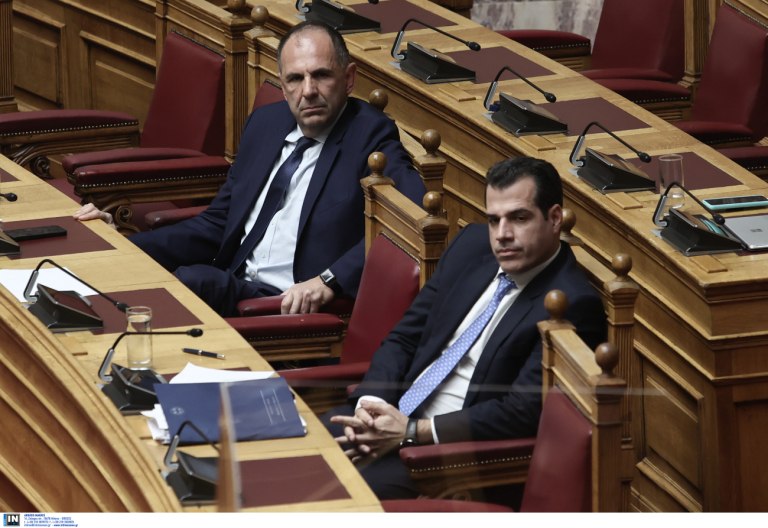 Γεραπετρίτης: Μήνυμα στους διακινητές η τροπολογία – Αιχμές για Βενιζέλο