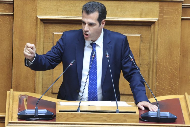 Ακρότητες Πλεύρη στη Βουλή: «Ο δρόμος των λαθρομεταναστών είναι φυλακή ή έξοδος»