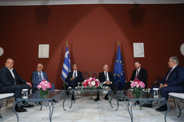 Φάμελλος στον «ενοχλημένο» Μητσοτάκη: Η κυβέρνηση δίνει δικαιώματα για να γίνονται χαρακτηρισμοί