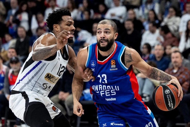 Εφές: Παρελθόν κι επίσημα ο Ντάριους Τόμπσον (vid)