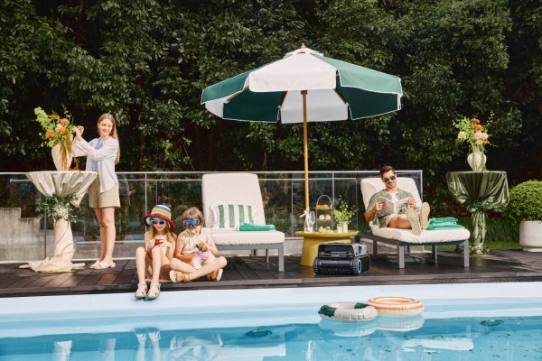 Καθαρισμός πισίνας: 4 λόγοι που ένα ρομποτ καθαρισμού είναι ο «σύμμαχος» που θα μας λύσει τα χέρια