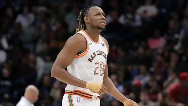 Ο Τσαρλς Μπάσι στη λίστα του Ολυμπιακού για τη θέση του σέντερ