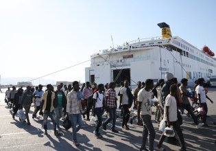 Μετανάστευση: Συνεχίζονται οι αυξημένες ροές προς την Κρήτη – Έγκλειστοι από την Αστυνομία, λέει ο Πλεύρης