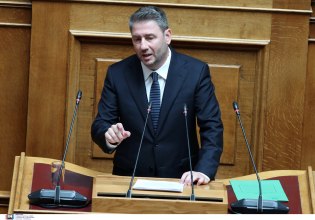 Ανδρουλάκης: Σήμερα ψηφίζετε την αθώωση Καραμανλή – Μονόδρομος η αποχώρηση του ΠΑΣΟΚ