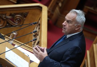 Αθώος δηλώνει ο Βορίδης: «Προσπαθώ να καταλάβω ποιο είναι το έγκλημα που μου αποδίδετε»- Κουβέντα για φραπέ, χασάπη και δικογραφία ΟΠΕΚΕΠΕ