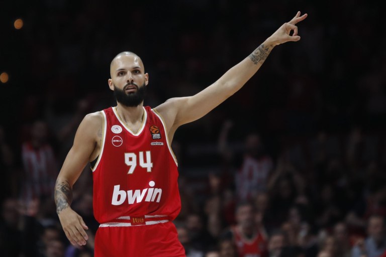 «Η ελληνική σαλάτα είναι η καλύτερη στον κόσμο» – Η ανάρτηση του Χίφι και η απάντηση του Φουρνιέ για τον γύρο (pic)